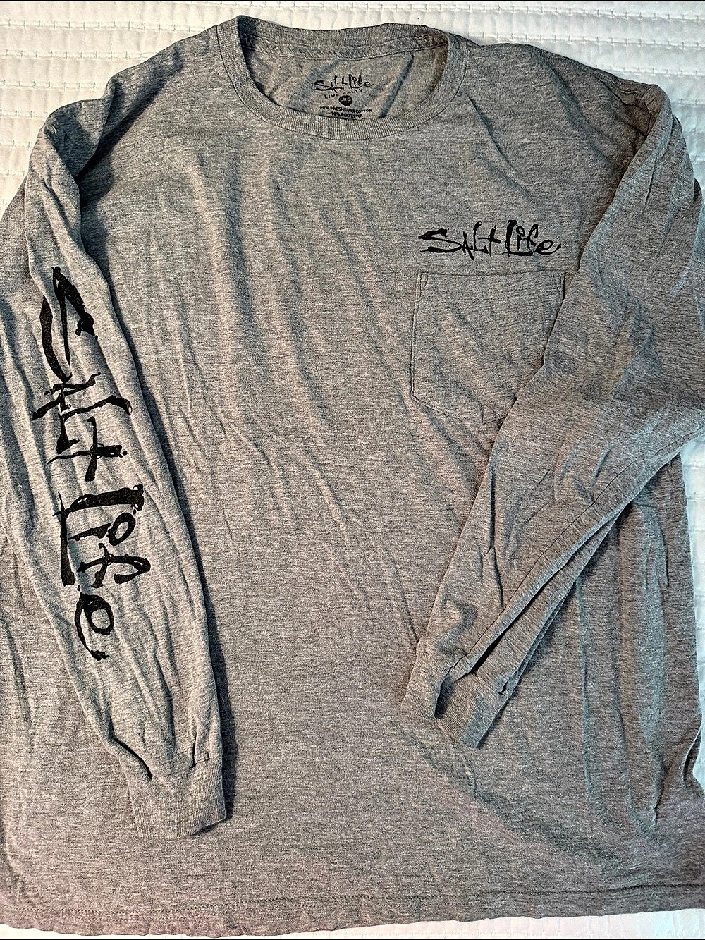 Salt Life Get Hooked Long-Sleeve Pocket T-Shirt Long Sleeve Graphic Tee Gray
